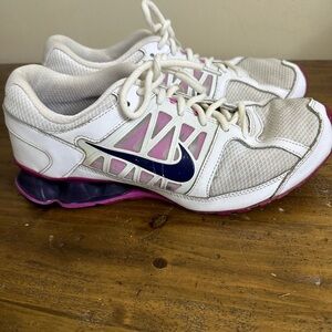 Nike Reax Run 6 Running Shoes Womens 8.5 White Athletic Casual Sneakers Trainers